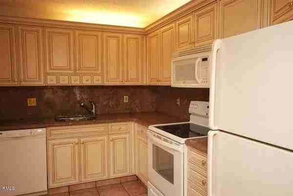 7533 Glendevon Ln - Photo 3 of 6