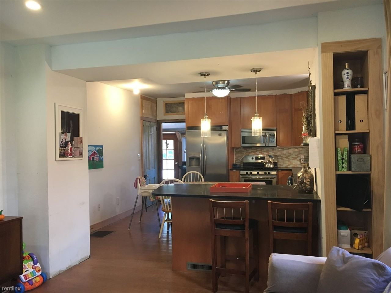 32 Trenton Ave - Photo 3 of 5