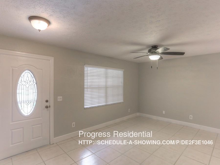 1014 Mallow Way - Photo 2 of 19