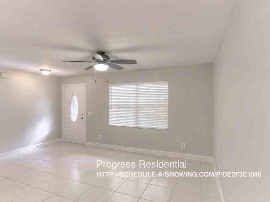 1014 Mallow Way - Photo 3 of 19