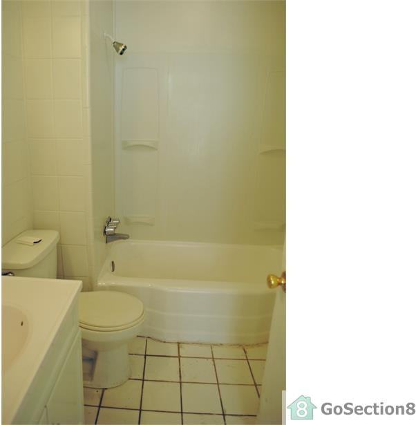 2403 Sparrows Point Rd - Photo 3 of 17