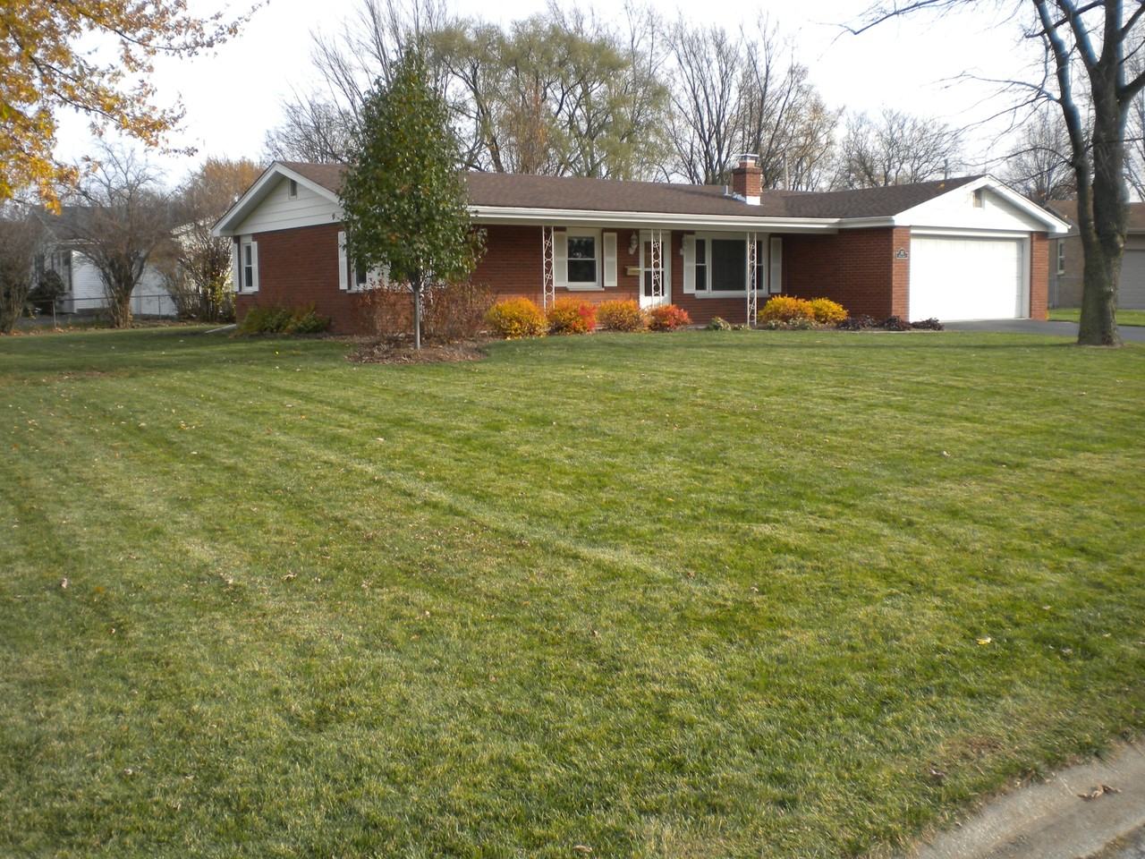 212 April Ln - Photo 2 of 20