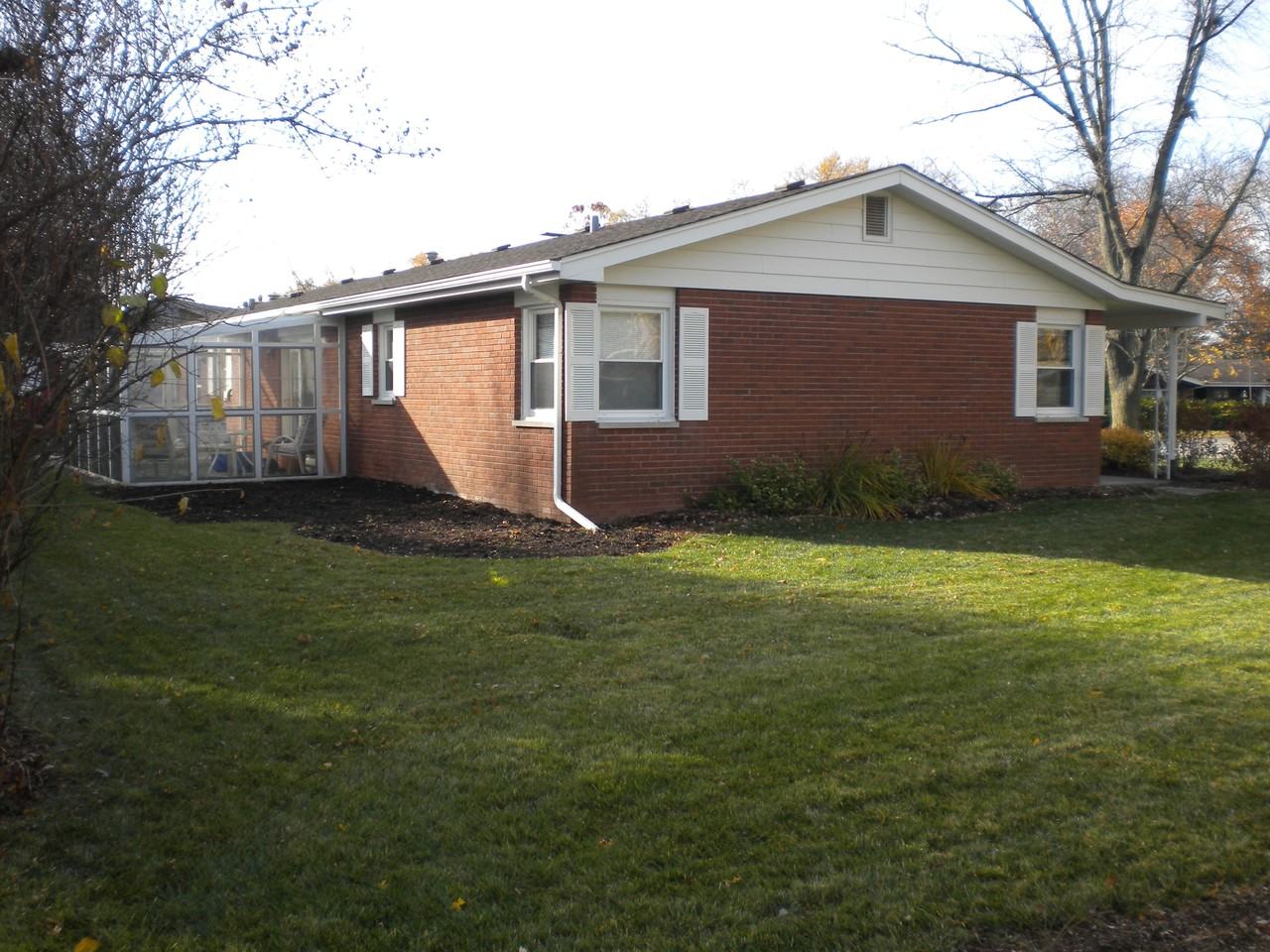 212 April Ln - Photo 3 of 20