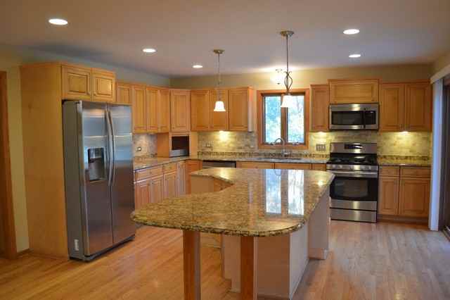 112 Lincolnwood Ct - Photo 2 of 24