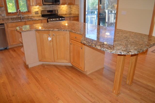 112 Lincolnwood Ct - Photo 3 of 24