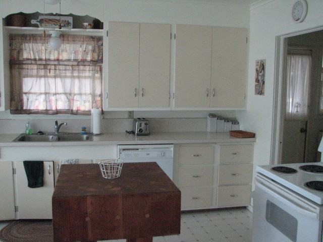 9250 Glenhaven Dr - Photo 3 of 11