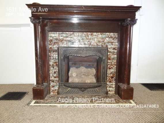 1611 Mobile Ave - Photo 3 of 16