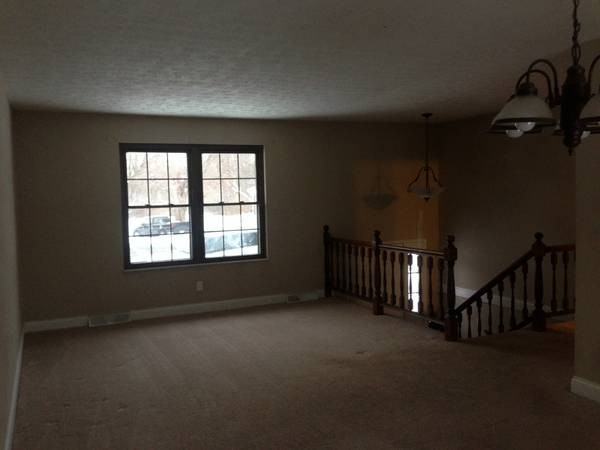 8 Suncrest Dr - Photo 2 of 6