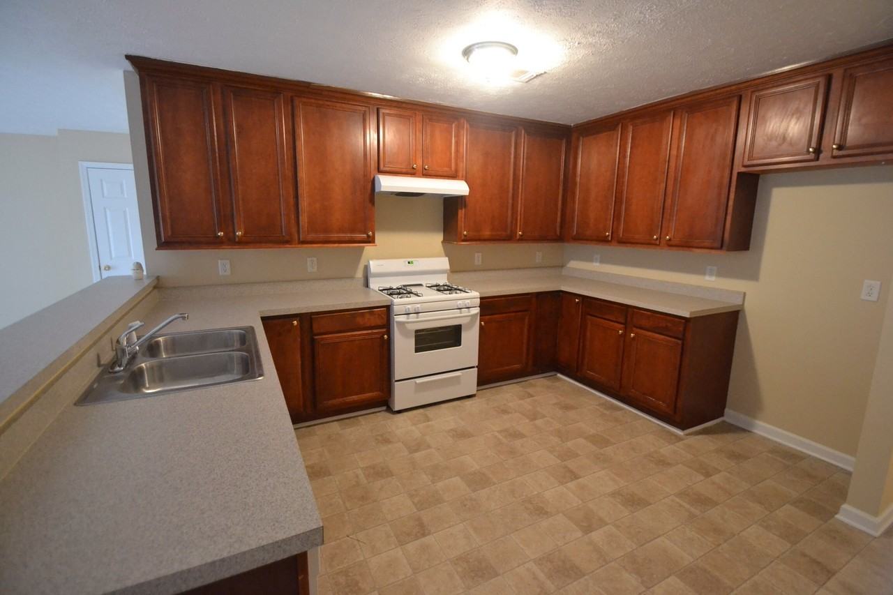 527 Glendale Rd - Photo 3 of 8