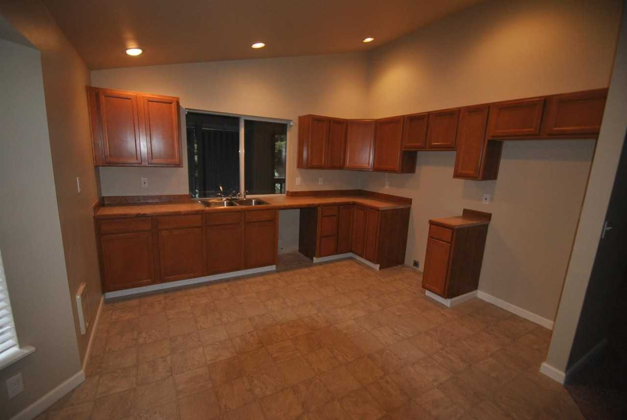 11012 195th Ave E - Photo 3 of 13