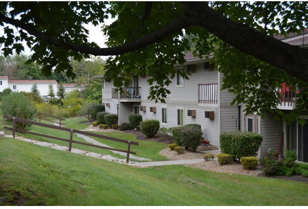 Little Acres Apartments - Photo 2 of 19