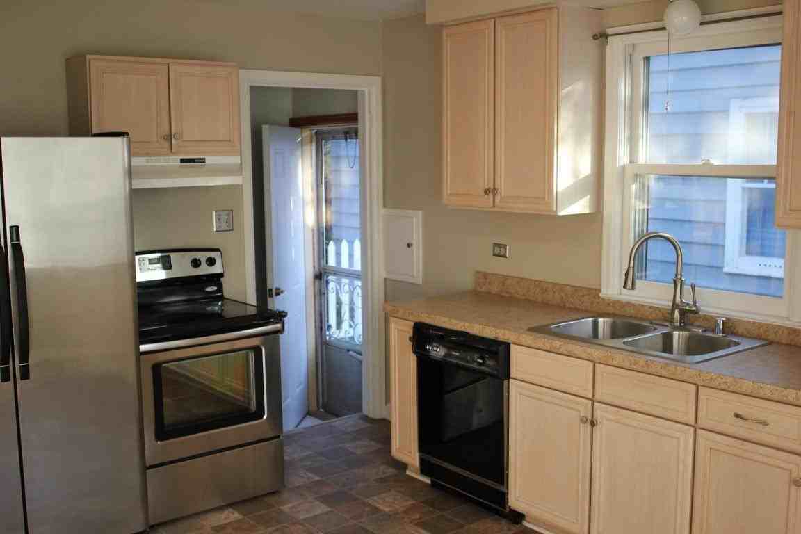 5237 N Bay Ridge Ave - Photo 3 of 14