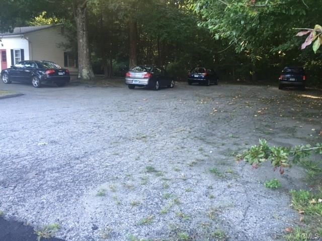 575 Monroe Turnpike - Photo 3 of 15