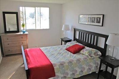 133 Woodside Ave - Photo 2 of 8