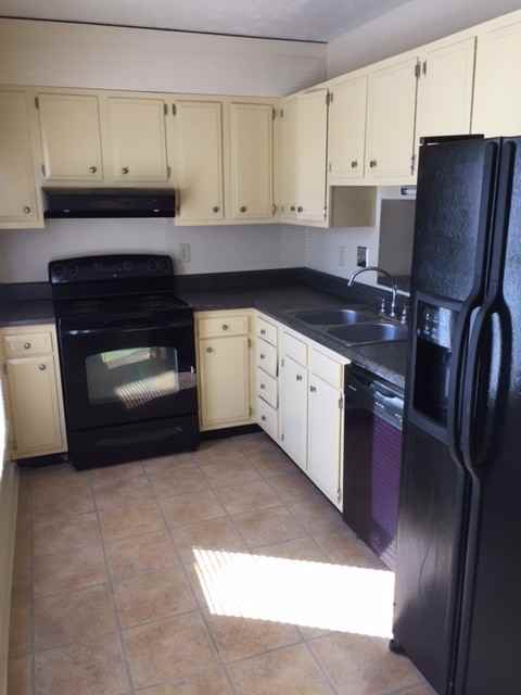 408 Newbridge Terrace - Photo 2 of 12