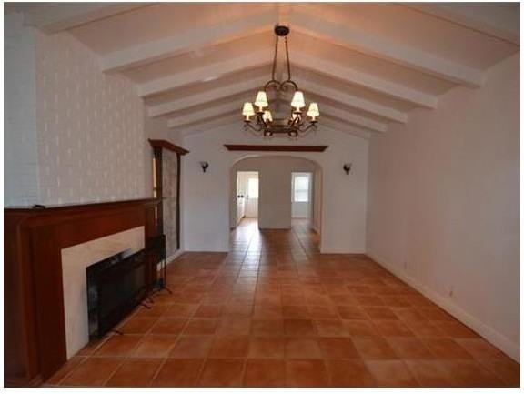 1135 Venetia Ave - Photo 2 of 8