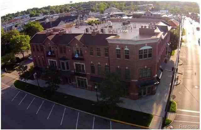 202 Walnut Blvd - Photo 2 of 16