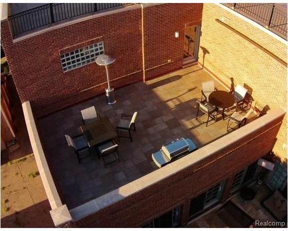 202 Walnut Blvd - Photo 3 of 16