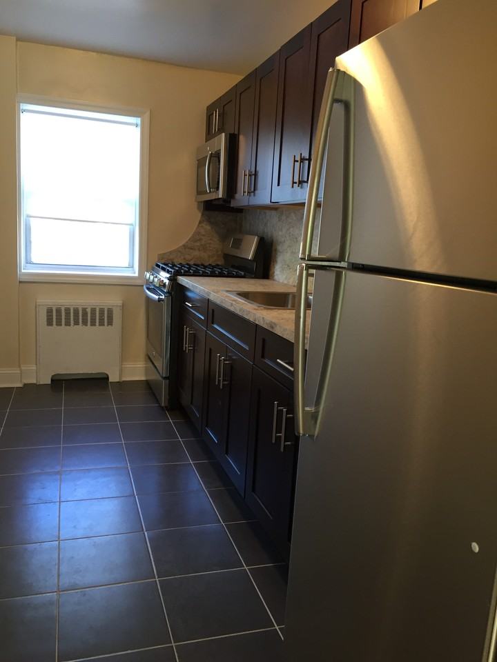 440 Howard Ave #1A - Photo 3 of 6