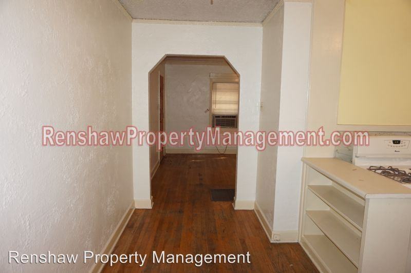 145 N Evergreen St - Photo 3 of 16