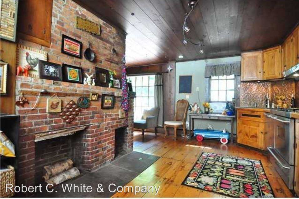 3 W Simsbury Rd - Photo 2 of 14