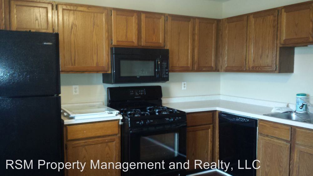 1959 Camden Ln - Photo 2 of 9