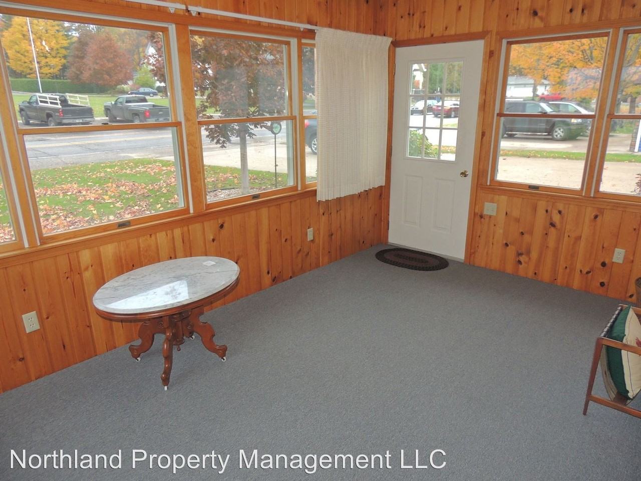 115 S Elm St - Photo 3 of 14