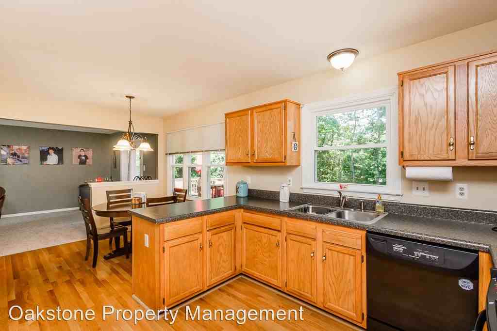 5952 Park Forest Ln - Photo 3 of 40