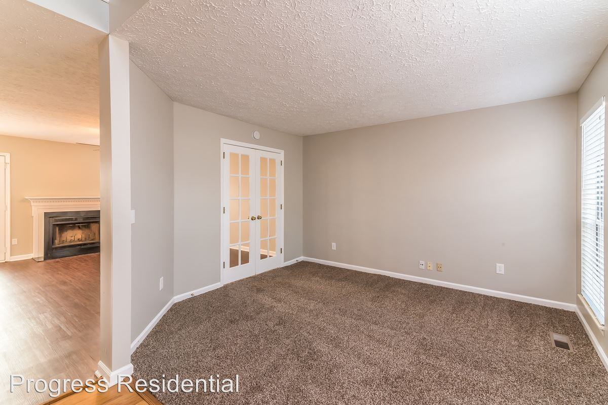 1004 Oak Ridge Ct - Photo 2 of 16