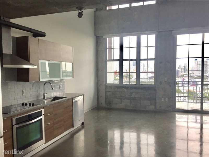 1657 N Miami Ave #910