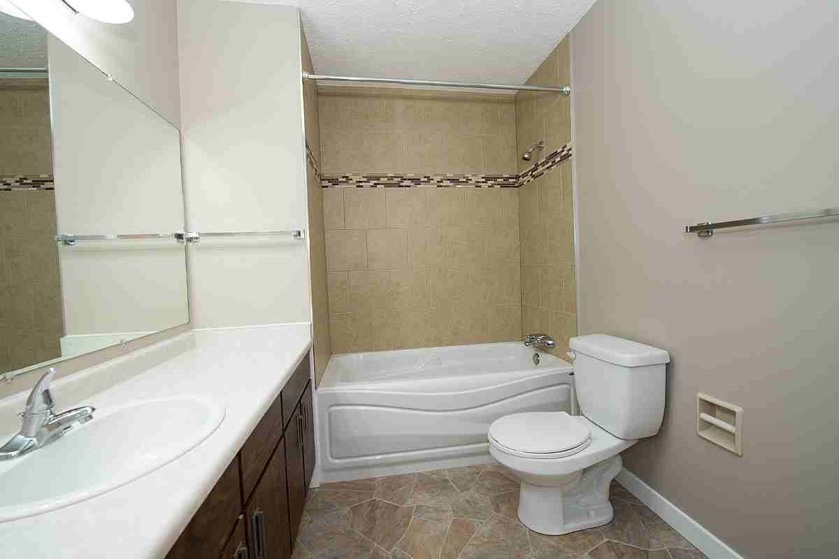 153 Woodvale Road West NW - Photo 3 of 10