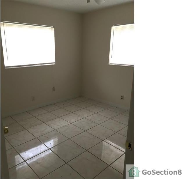 820 SW 9th Ct - Photo 2 of 6