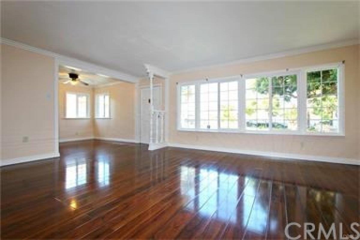 5105 Sereno Dr - Photo 2 of 6