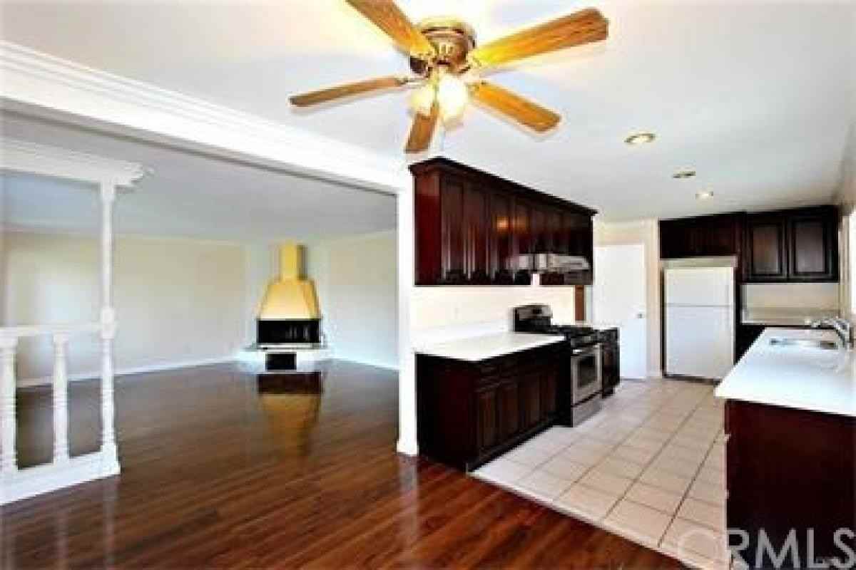 5105 Sereno Dr - Photo 3 of 6