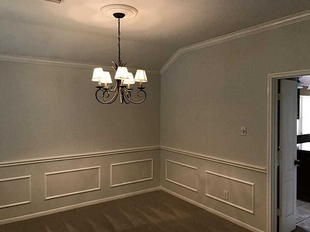 14726 Townsend Ct - Photo 3 of 17