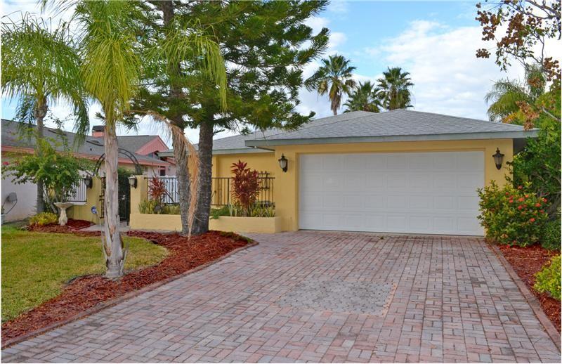 4529 Rickover Ct - Photo 2 of 18