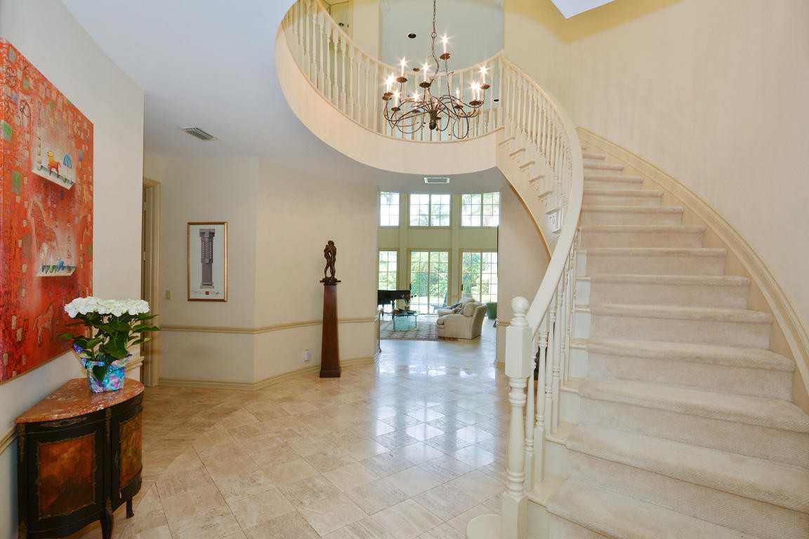 21249 Harrow Ct - Photo 3 of 5