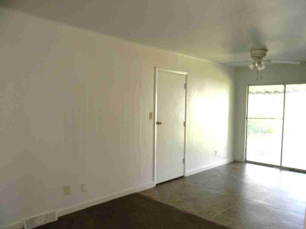 11018 Booth Ave - Photo 3 of 10