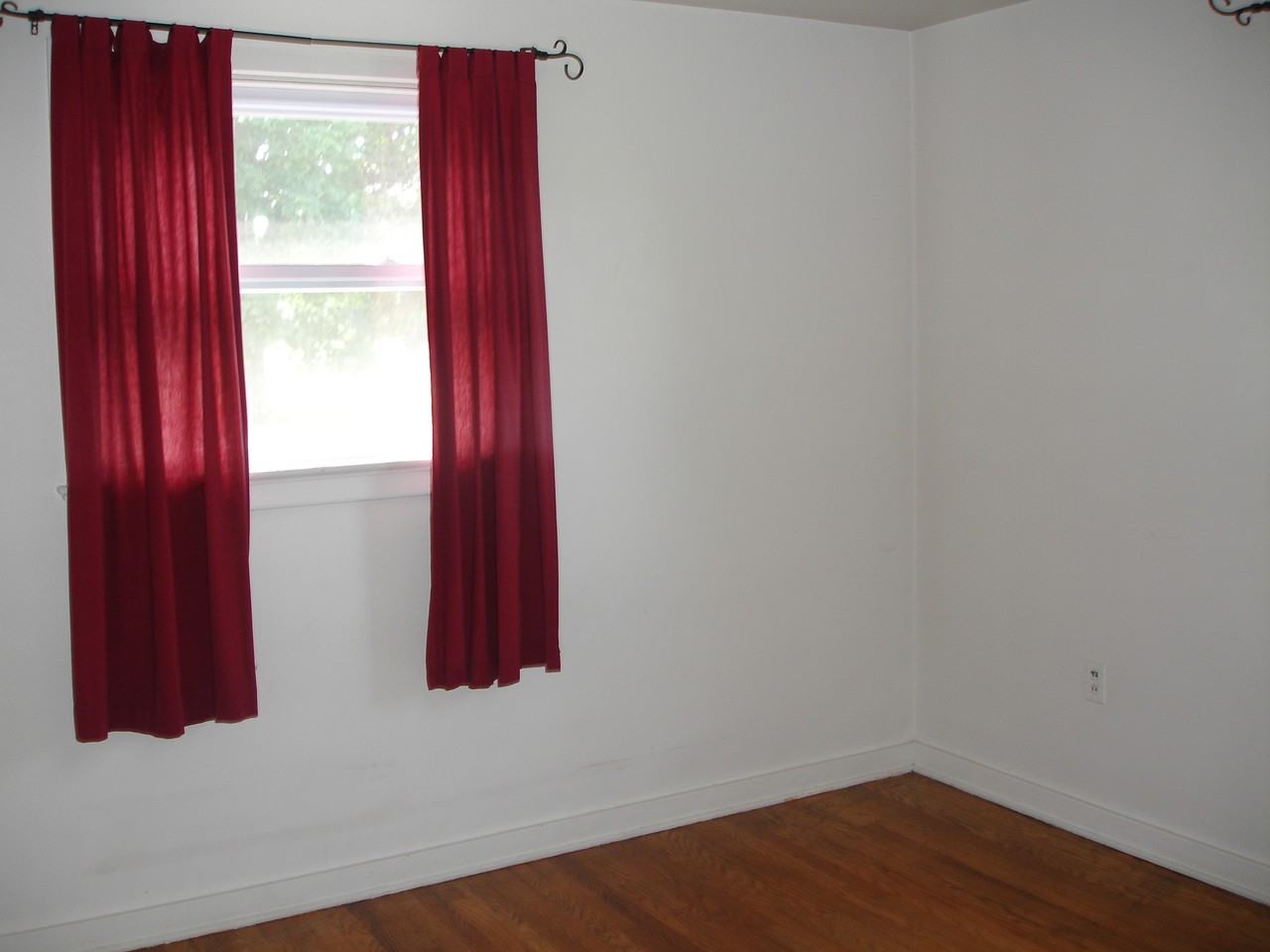 371 Mt Pleasant Rd - Photo 2 of 7