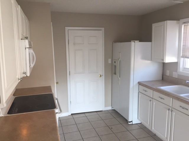 10538 Shore Cove - Photo 2 of 7