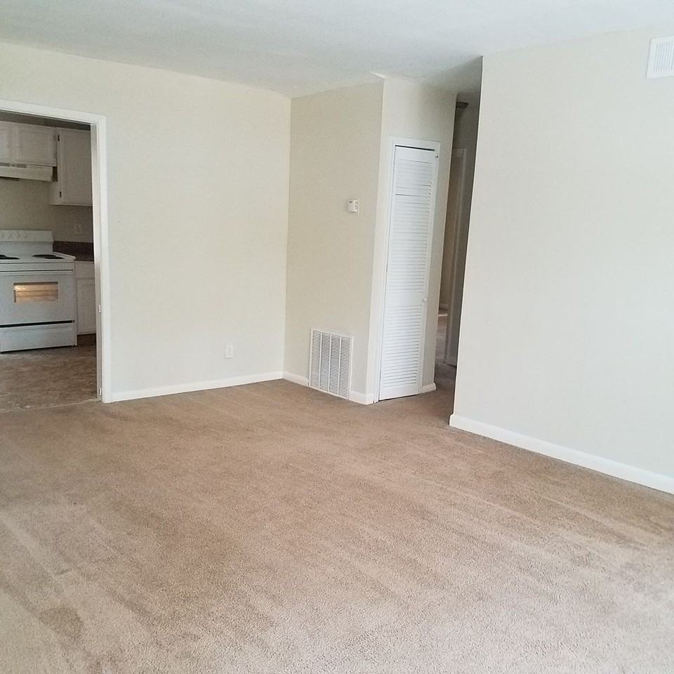 1619 Line Cir - Photo 3 of 9