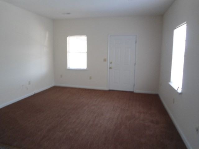 1107 Oak St - Photo 3 of 6