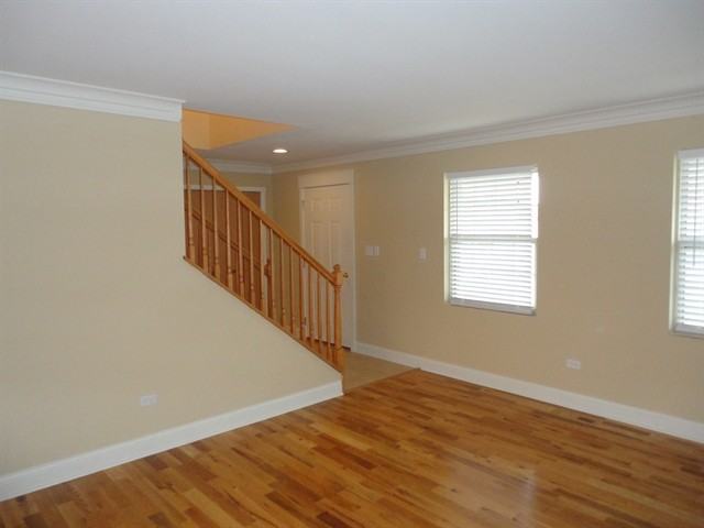887 Laurel Dr - Photo 2 of 21