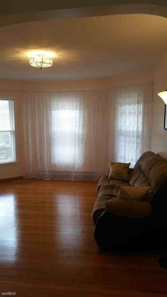 135 Caroline Ave - Photo 2 of 11