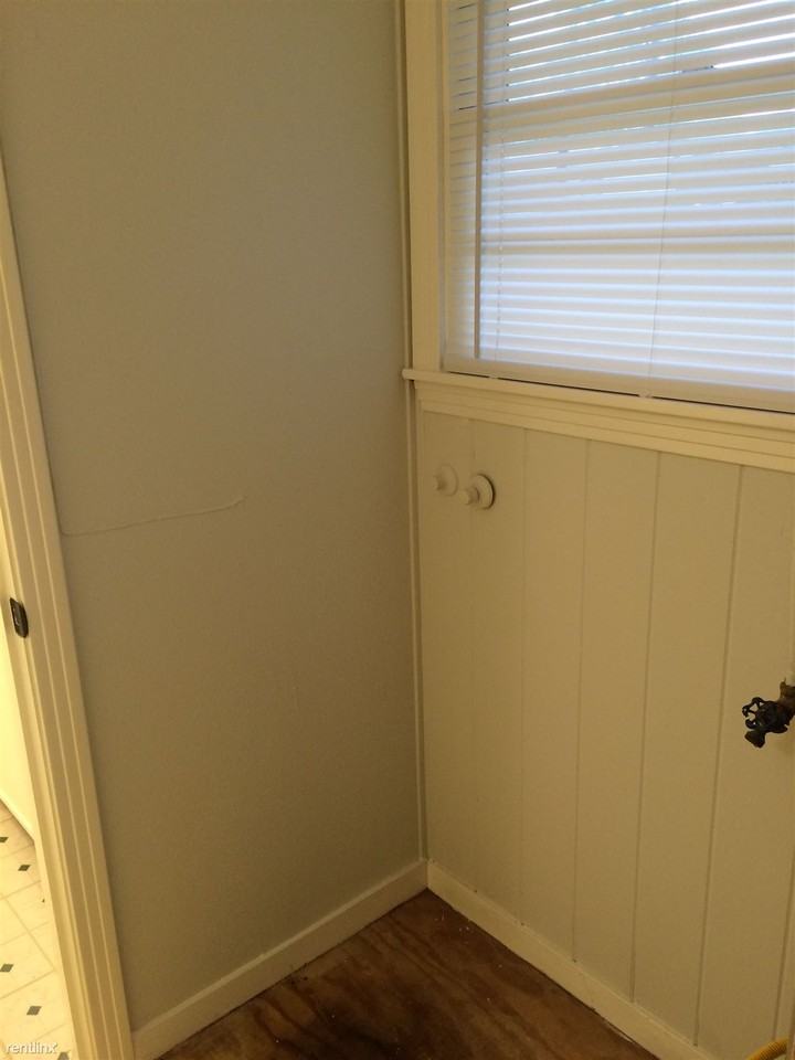 321 Temple St - Photo 3 of 35