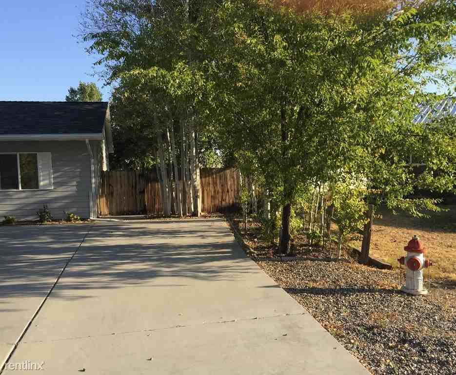 913 Longhorn Ct - Photo 2 of 30