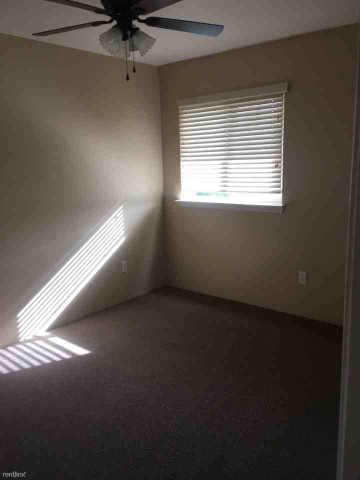 132 Kapela Pl - Photo 2 of 10