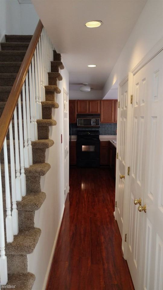 3810 Selwyn Farms Ln - Photo 3 of 5