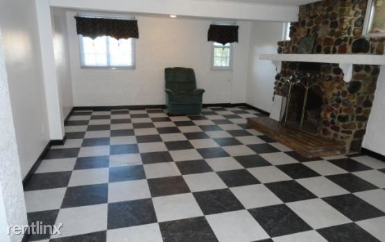 1062 Round Lake Rd - Photo 3 of 26