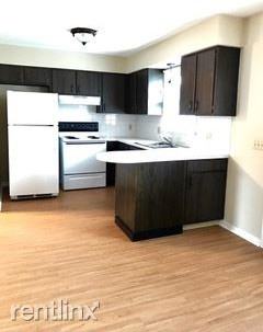 1026 Columbus Cir N - Photo 2 of 9